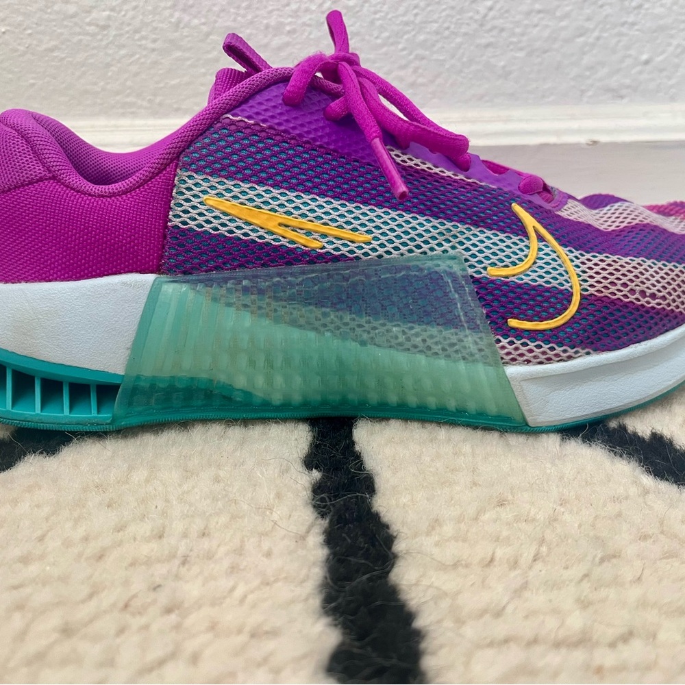 Women's Nike Metcon 9 AMP Training Shoes, size 8 (us), gently used. - Picture 11 of 13